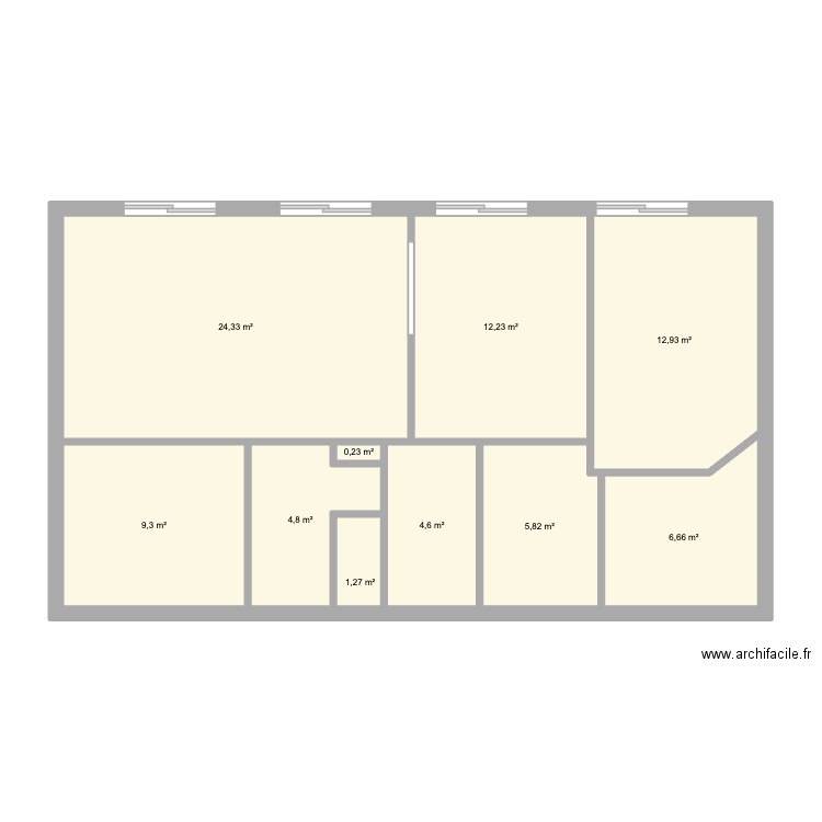 real plan. Plan de 10 pièces et 82 m2