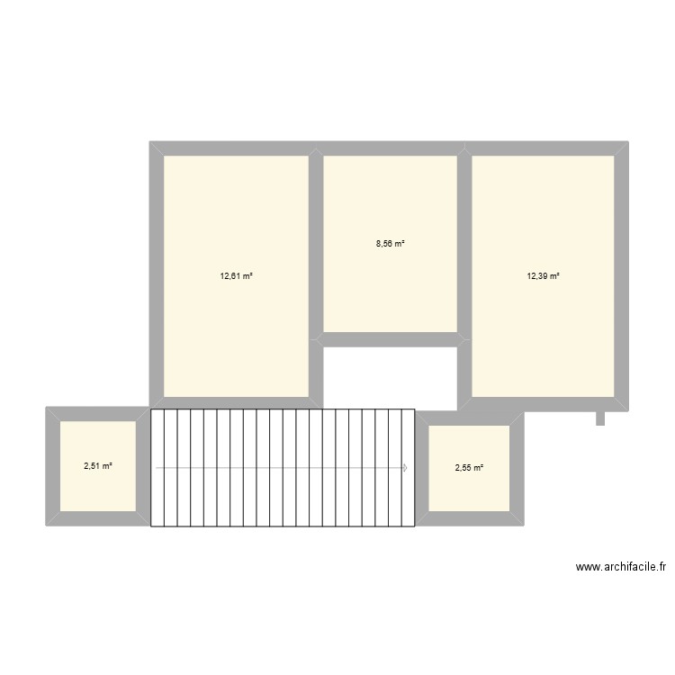haut de la maison. Plan de 5 pièces et 39 m2