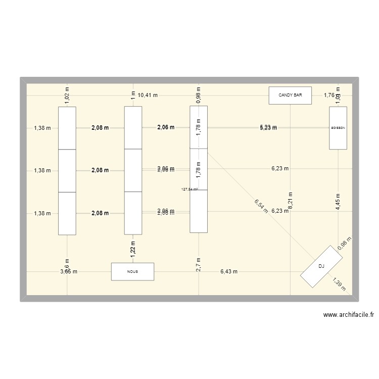 RECTANGLE. Plan de 1 pièce et 128 m2