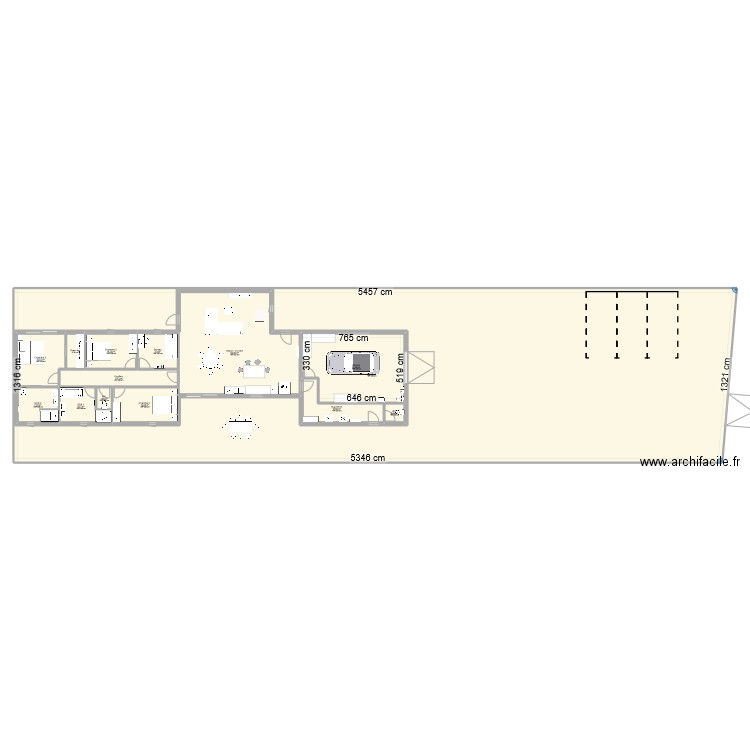 Maison détaillée + terrain. Plan de 14 pièces et 901 m2