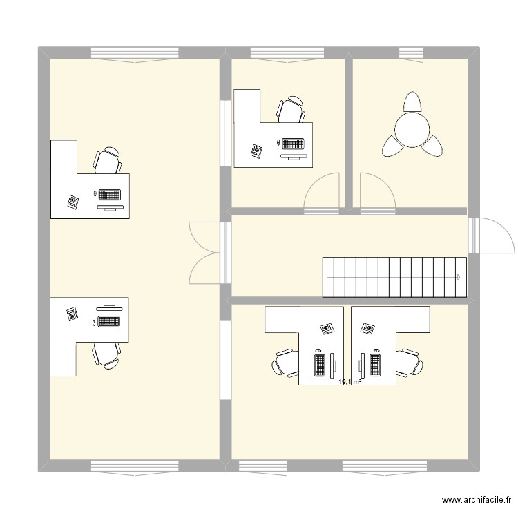 Bureaux Export étage. Plan de 4 pièces et 82 m2