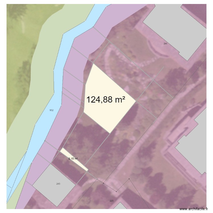 244 à 10m. Plan de 2 pièces et 133 m2