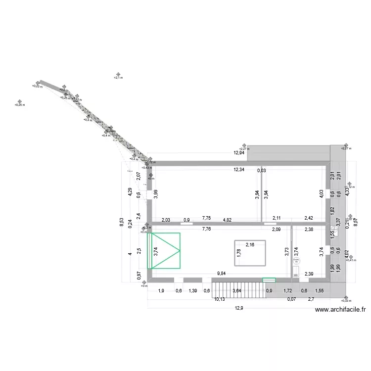 relev&eacute; Existant avec mur de soutenement existant + relief terrain. Plan de 16 Pièces et 285 m²