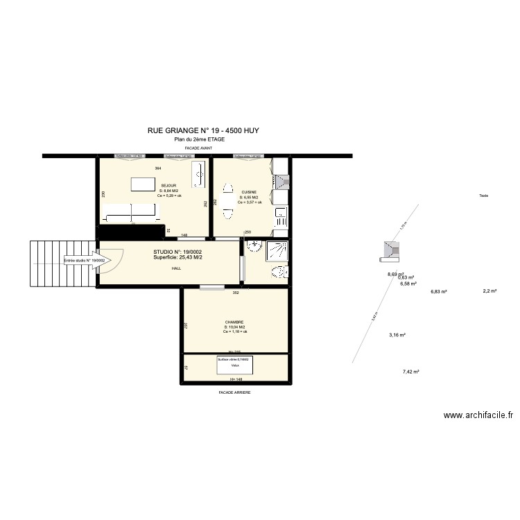 Griange. Plan de 7 pièces et 36 m2