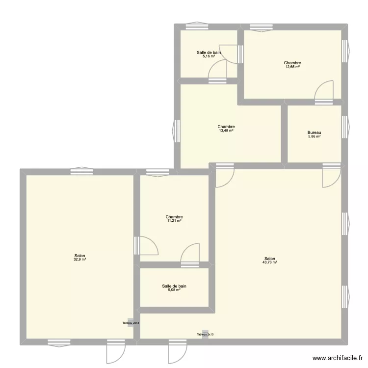 LOGEMENT T2 / T3. Plan de 8  et 130 m²