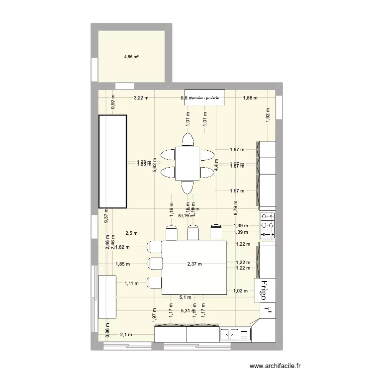 cuisine st maxime234. Plan de 2  et 67 m²