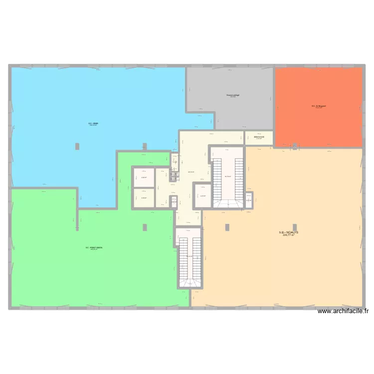 R2 DMAG - Surface vacante Roussillon R+1 2026. Plan de 17  et 821 m²