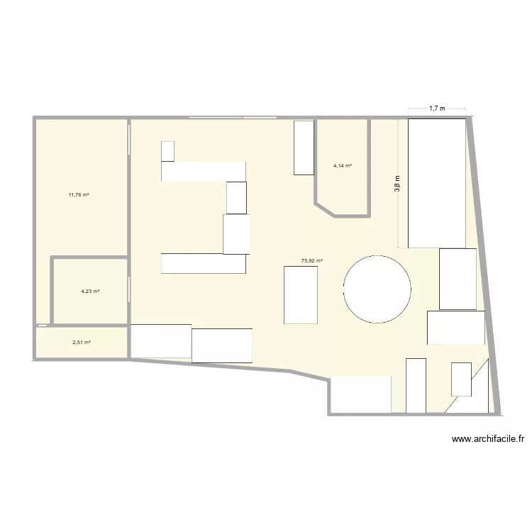bar. Plan de 5  et 99 m²