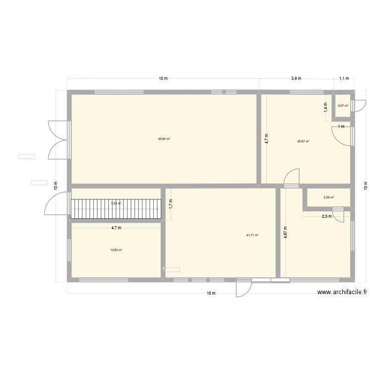 Espaces verts complets. Plan de 9 pièces et 270 m2
