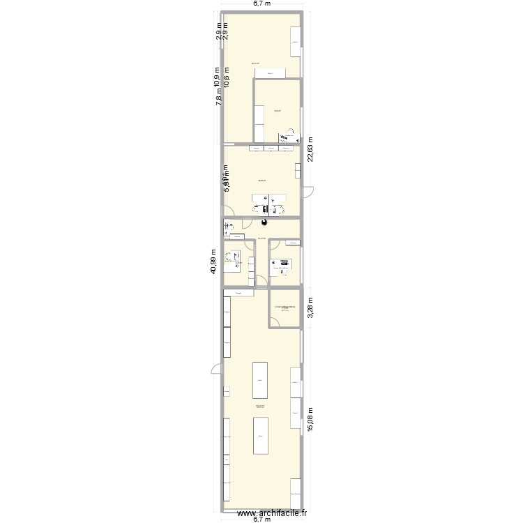 Atelier. Plan de 8 pièces et 248 m2