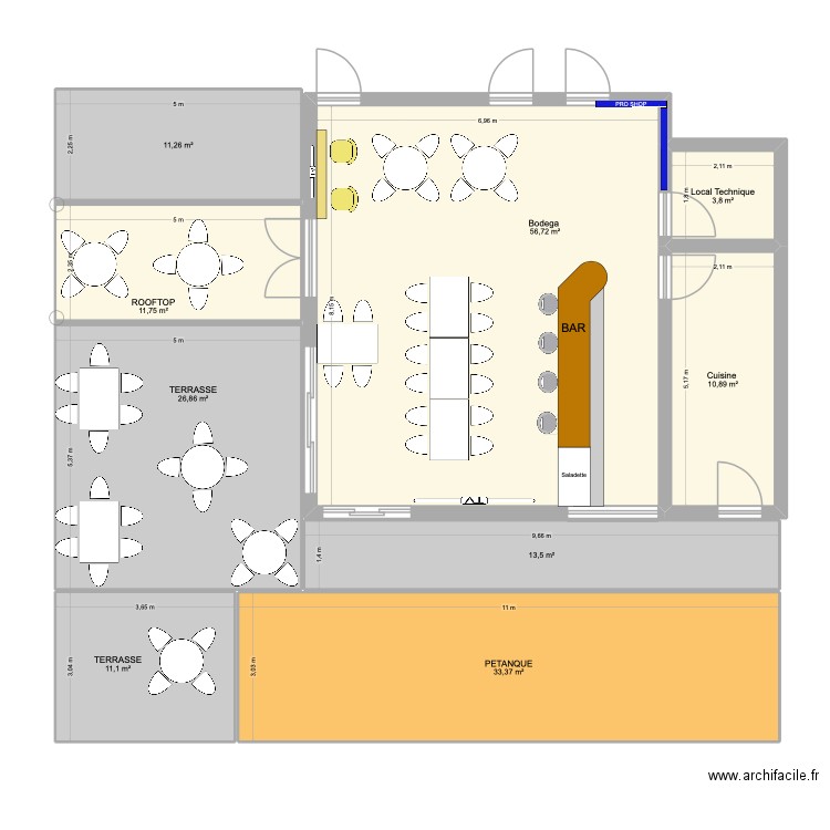 HOLA PADEL. Plan de 9 pièces et 179 m2