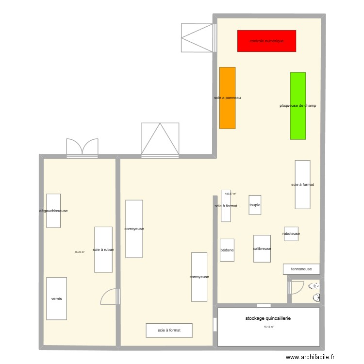 atelier. Plan de 3 pièces et 261 m2