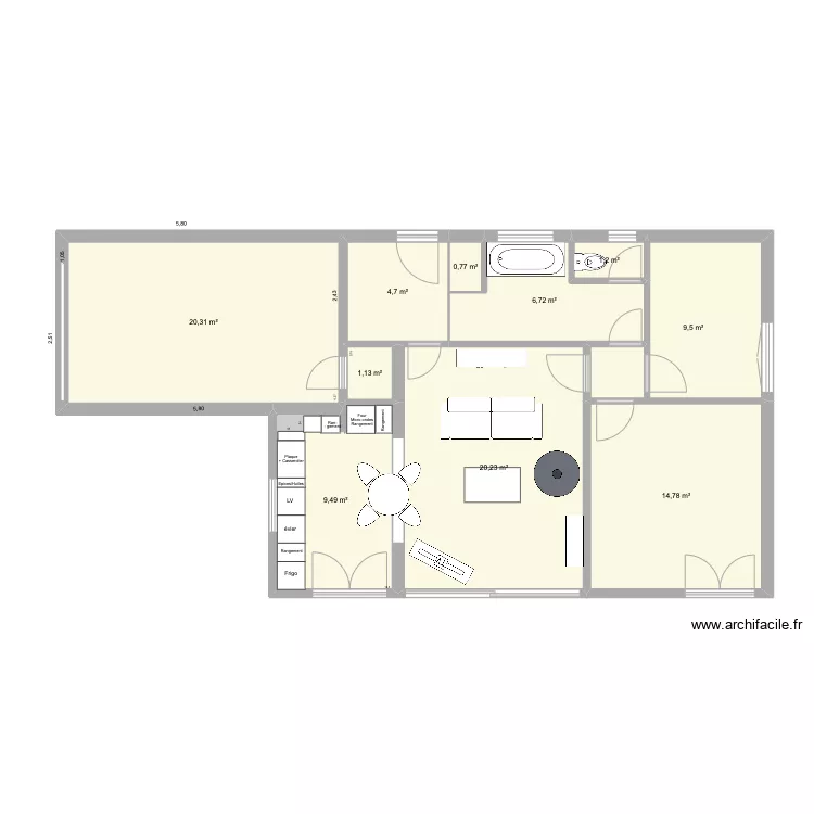 Cuisine avec ouverture bis. Plan de 