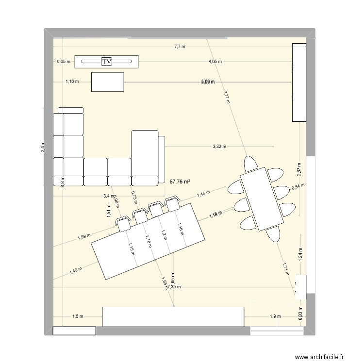 Salon. Plan de 1 pièce et 68 m2