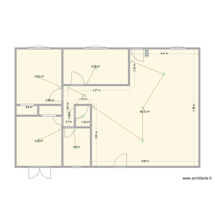 Ribezzi. Plan de 8 pièces et 85 m2