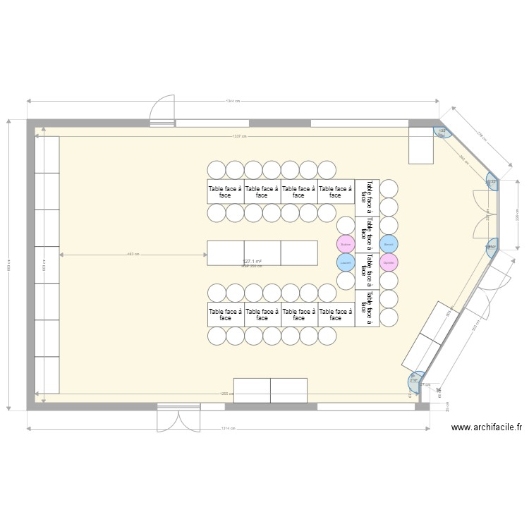Salle. Plan de 1 pièce et 127 m2