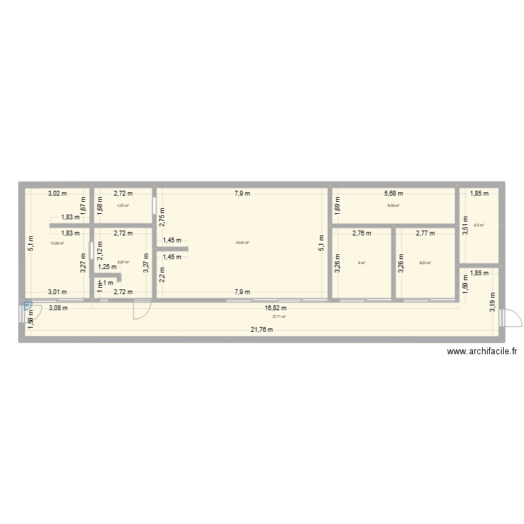 Earthship. Plan de 9 pièces et 140 m2