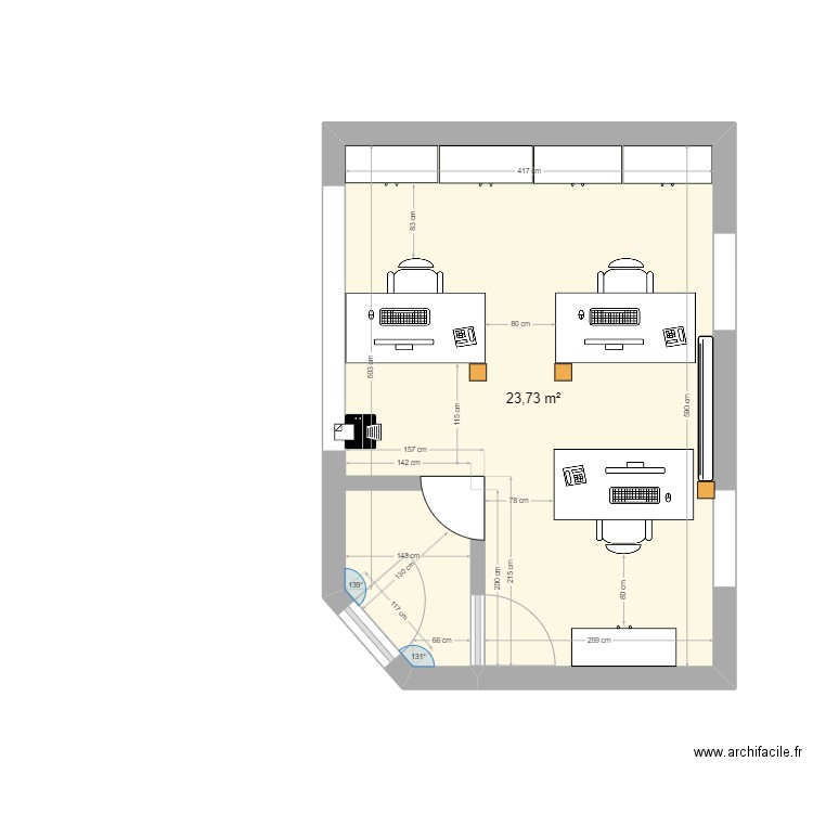 Etat civil revu avec guichet + 3 postes. Plan de 0 pièce et 0 m2