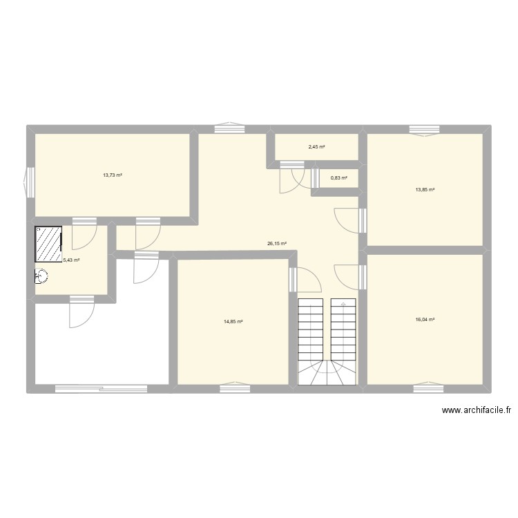 Etage. Plan de 8 pièces et 93 m2