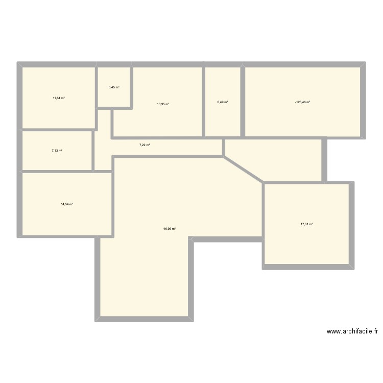 676 St Génis. Plan de 10 pièces et 150 m2