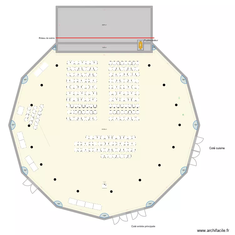 Grande salle avec pav&eacute; centrale 160 chaises. Plan de 3  et 590 m²