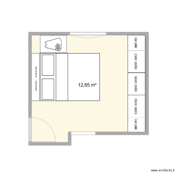 Lit a gauche. Plan de 0 pièce et 0 m2