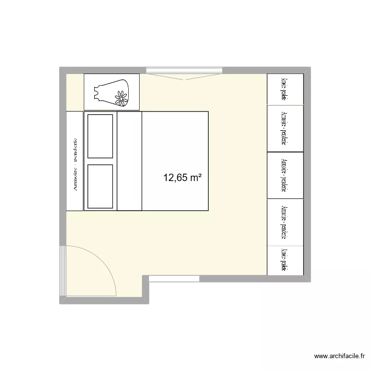 Lit a gauche. Plan de 