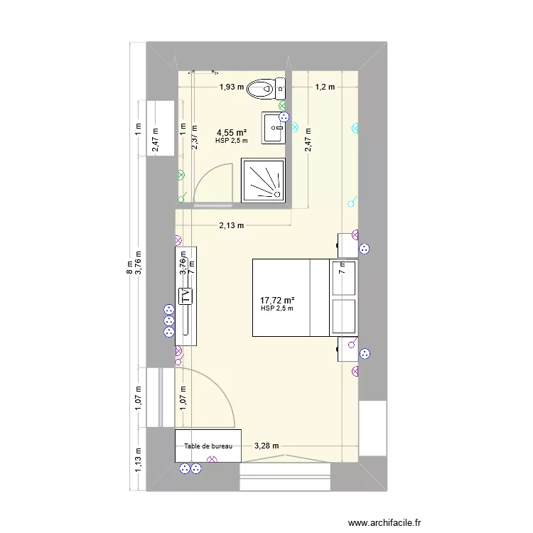 Piece en bas. Plan de 2  et 22 m²