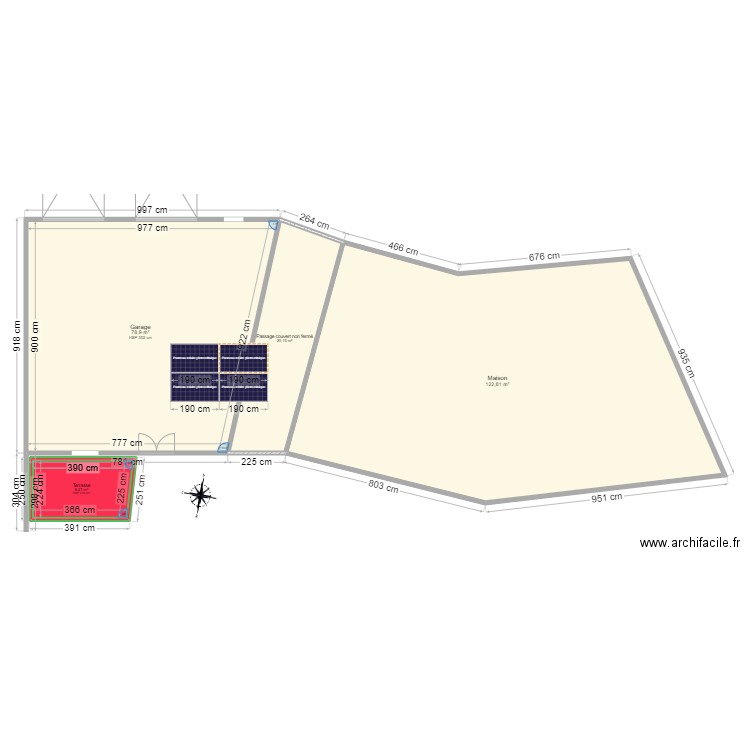 Plan aérien panneaux solaires. Plan de 3 pièces et 222 m2