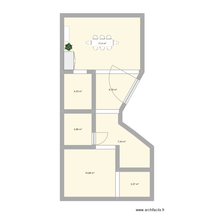 Cour St antoine. Plan de 7 pièces et 52 m2