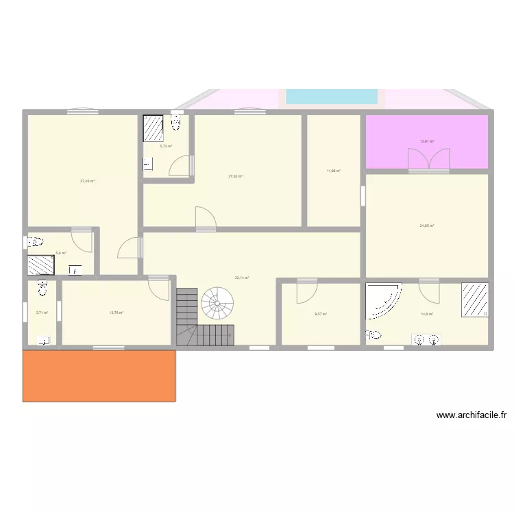 Tamatave 1. Plan de 25  et 616 m²