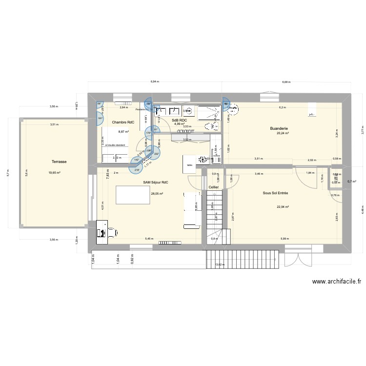 mamie V4 avec isolation extérieure. Plan de 16 pièces et 155 m2