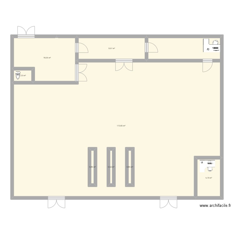 TKT. Plan de 8 pièces et 215 m2