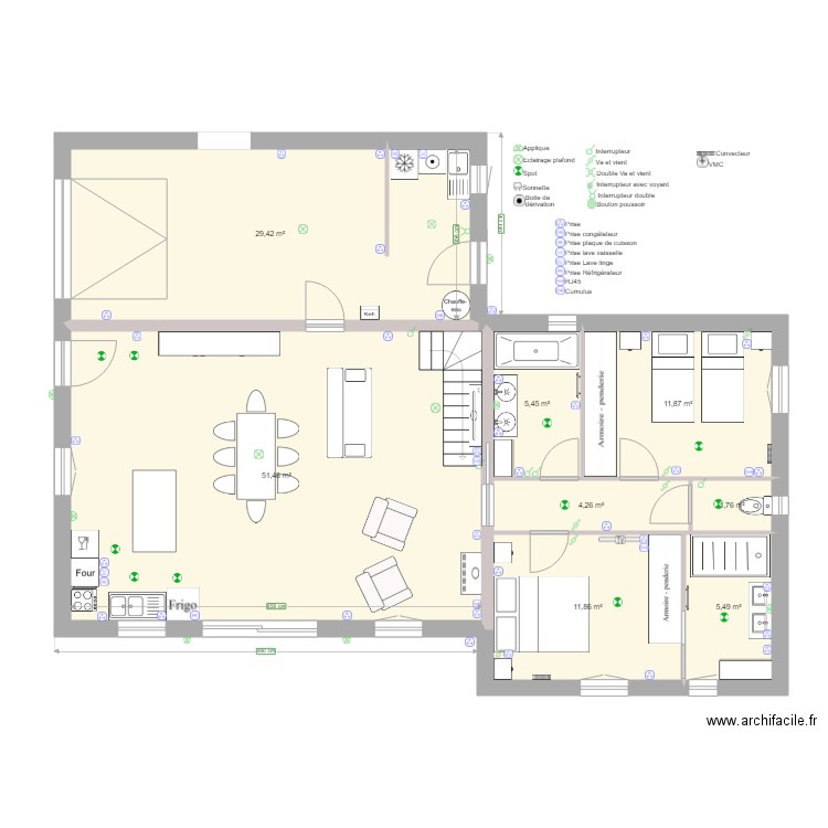 Plan maison. Plan de 8 pièces et 122 m2