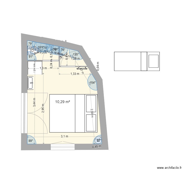 chambre 7 Test 3 lits. Plan de 2 pièces et 11 m2