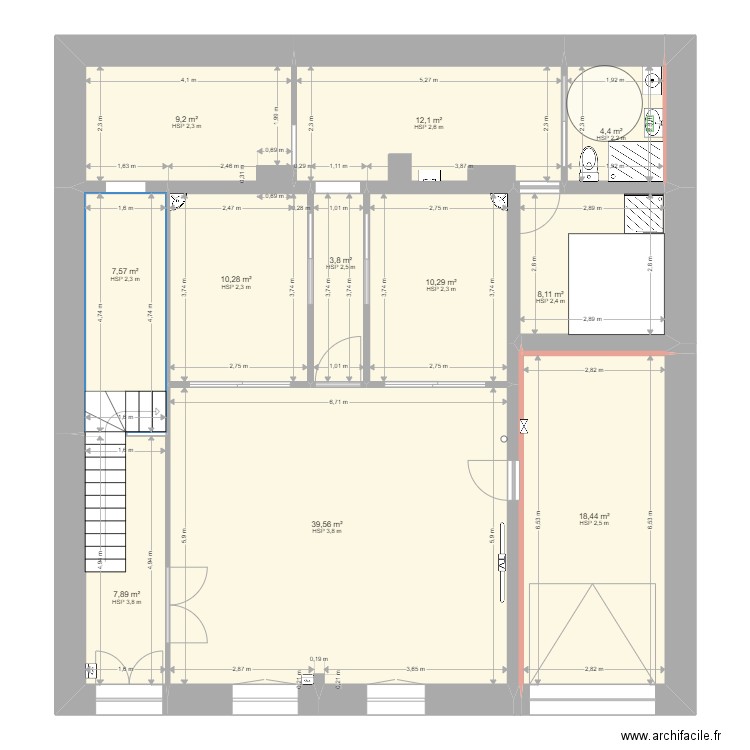 Centre V01. Plan de 11 pièces et 132 m2