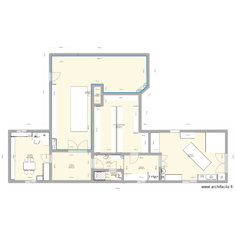 Labo . Plan de 9 pièces et 175 m2