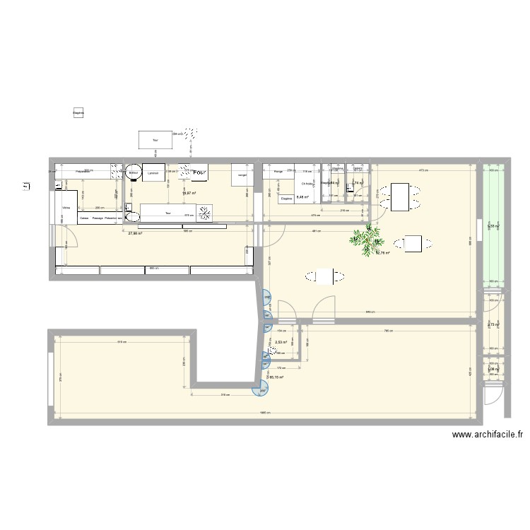 Patisserie F. Plan de 11 pièces et 185 m2