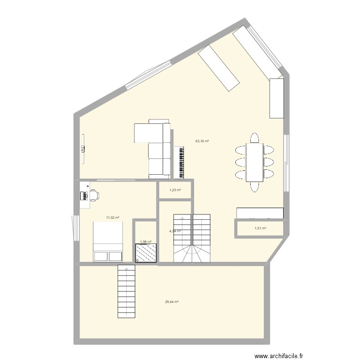 Plan de base - aménagement 1. Plan de 7 pièces et 113 m2