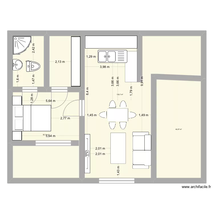 Vas. Plan de 4  et 233 m²