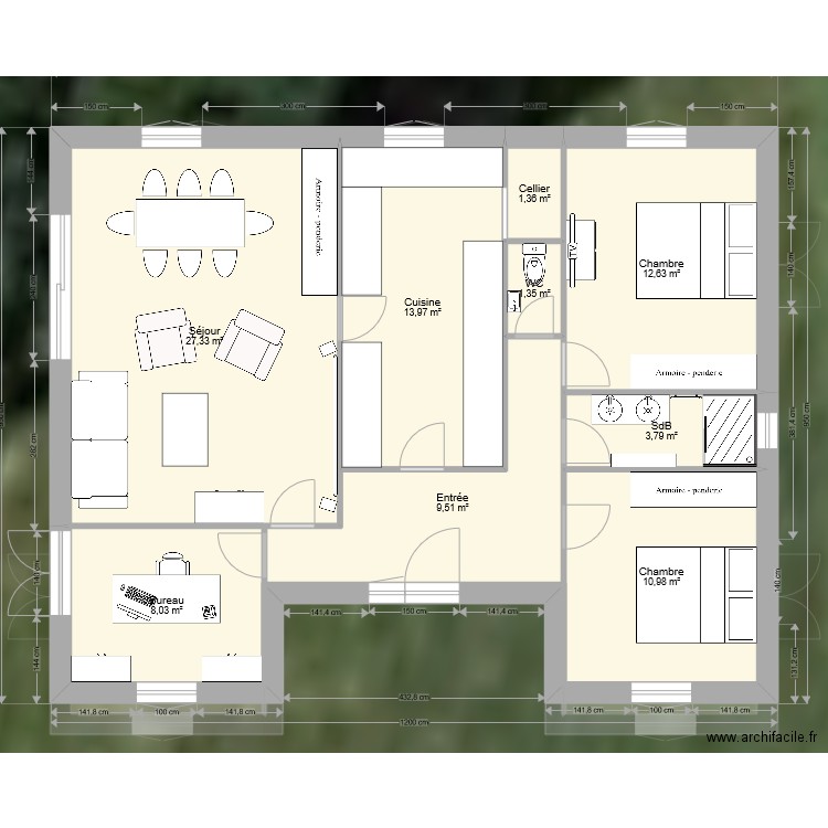 Landevant. Plan de 18 pièces et 181 m2