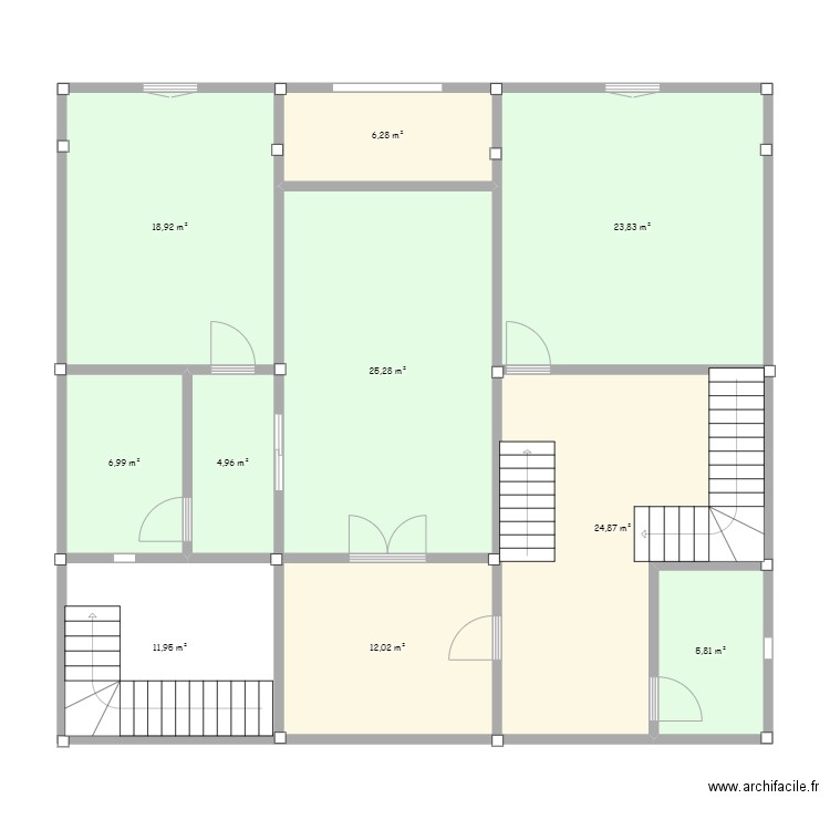 Champ. Plan de 10 pièces et 141 m2