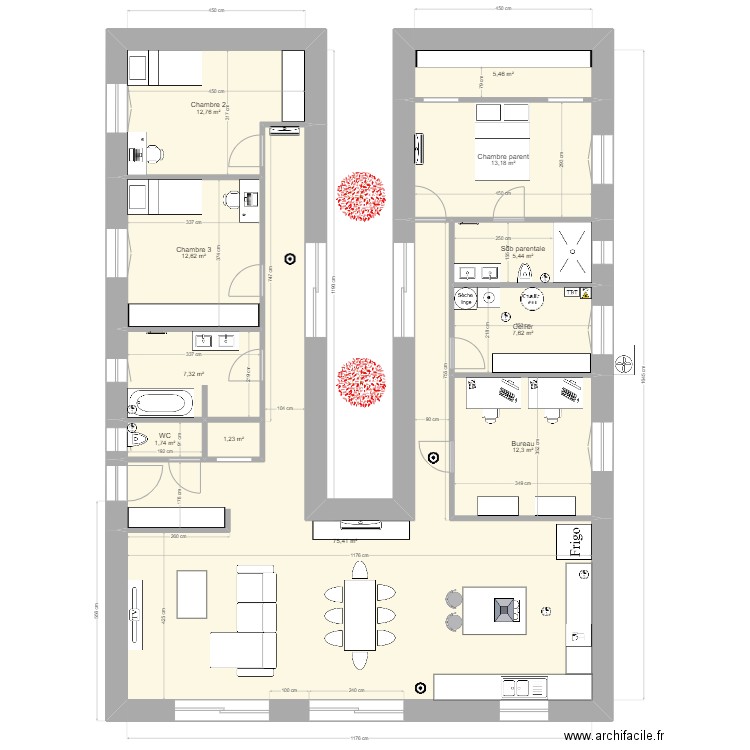 Maison. Plan de 11 pièces et 155 m2