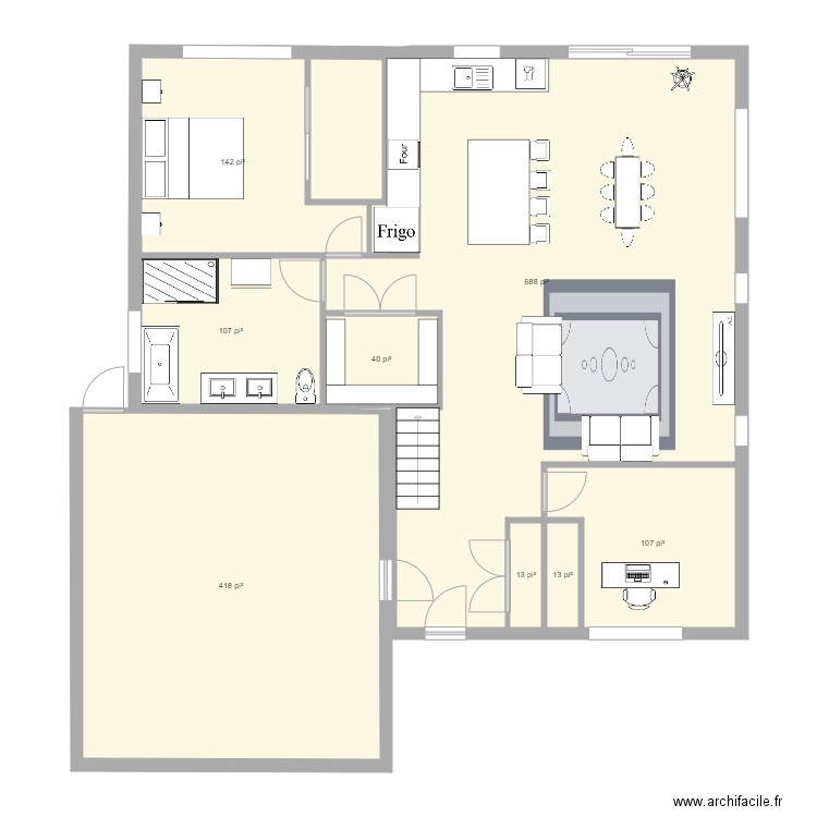 maison fonctionnelle. Plan de 8 pièces et 142 m2