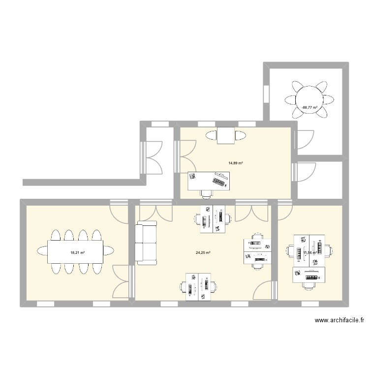 Nouveaux bureaux. Plan de 5 pièces et 79 m2