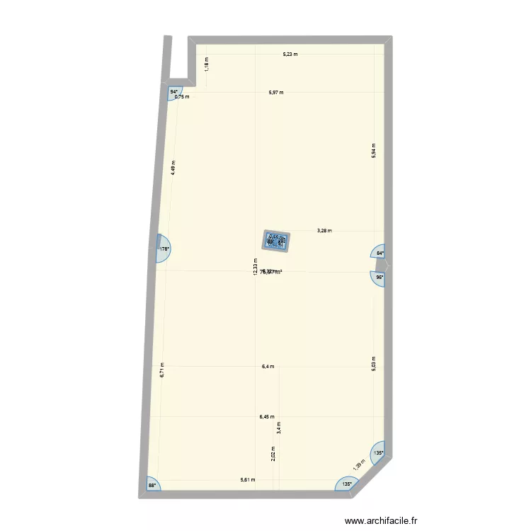 Local commercial - base OK. Plan de 2  et 77 m²