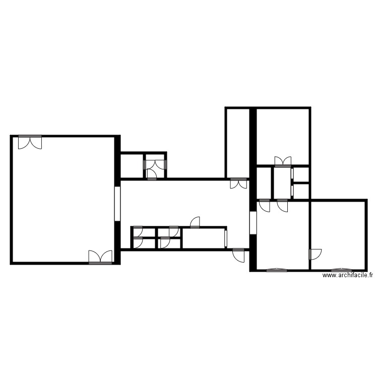 pletser disco. Plan de 17 pièces et 263 m2