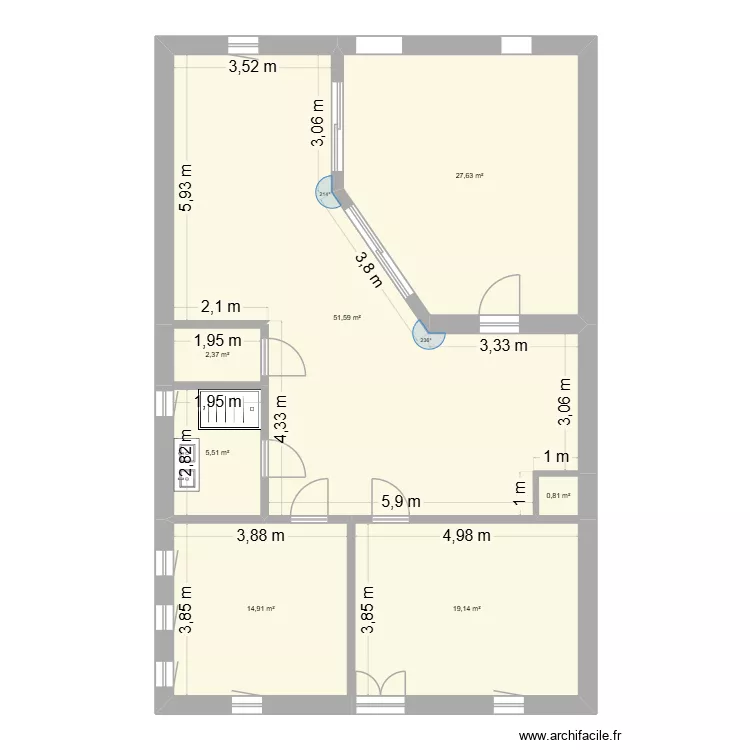 gite du haut. Plan de 7  et 122 m²