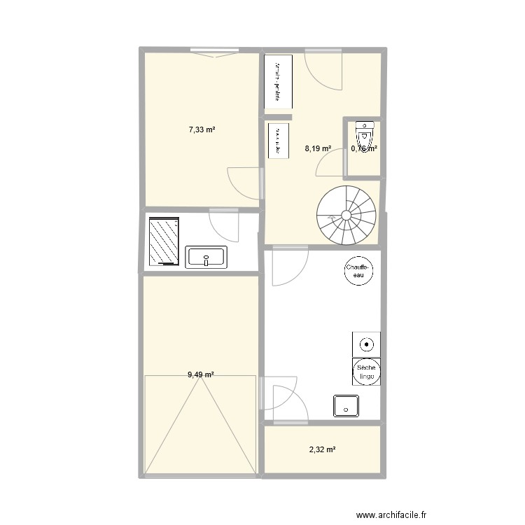 RDC. Plan de 5 pièces et 28 m2