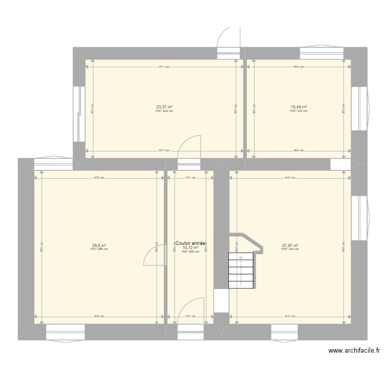 Maison. Plan de 5 pièces et 107 m2